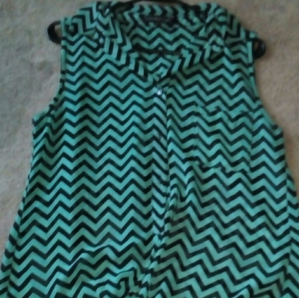 Green black M sheer shirt